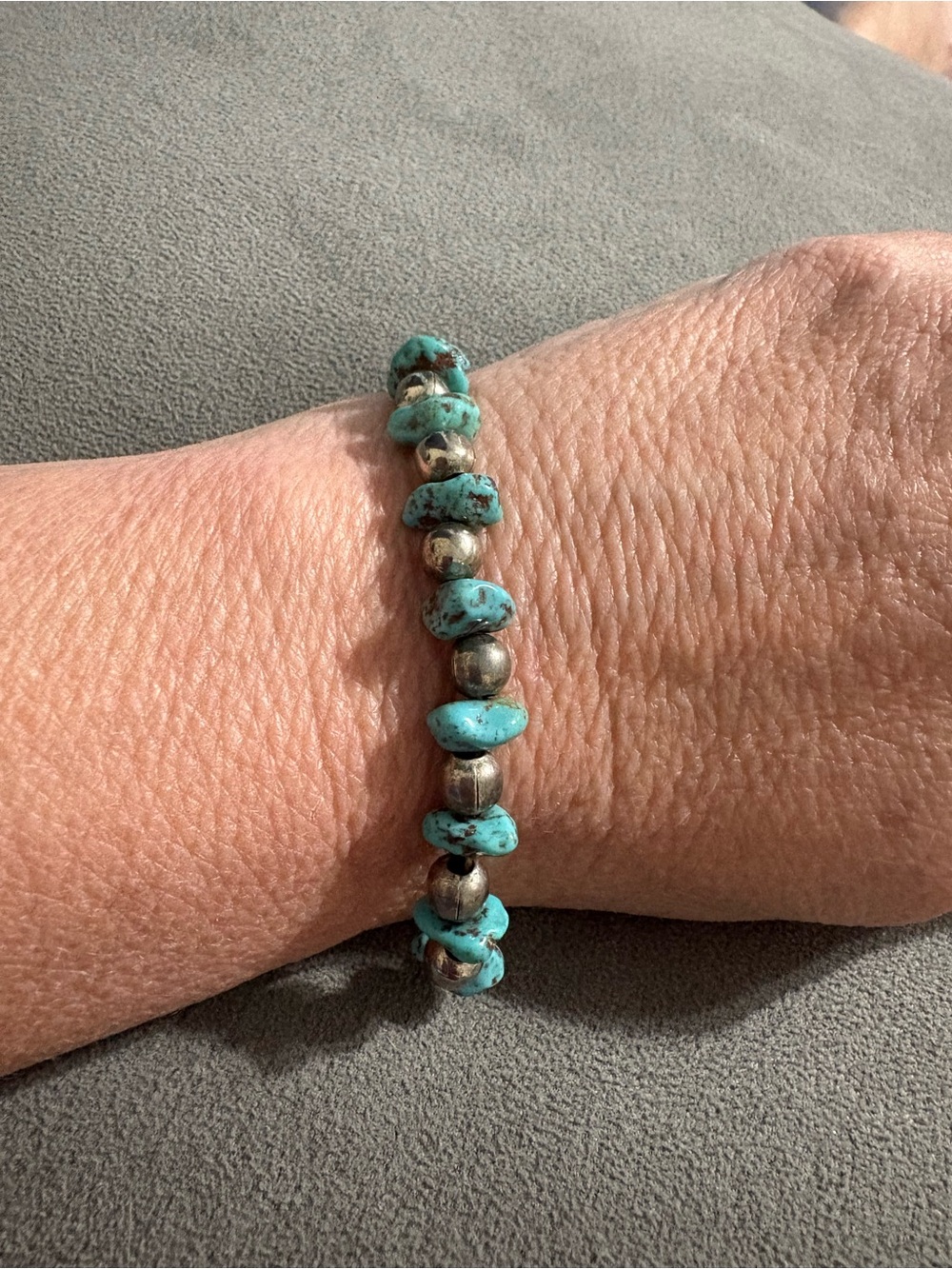 Liquid Silver Genuine Turquoise Nugget Bracelet Screw Clasp 8” Hand Strung